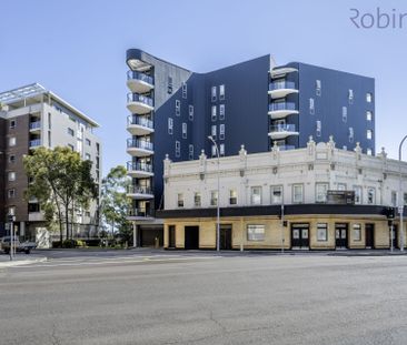 Air conditioned inner city two bedroom, two bathroom apartment - Photo 2