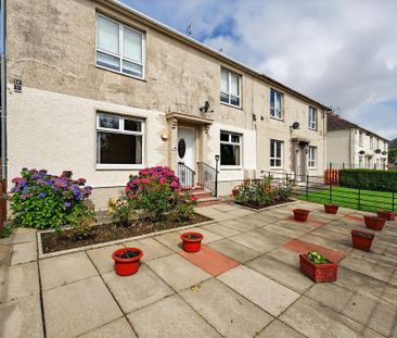 2 bedroom ground floor flat to rent - Photo 1