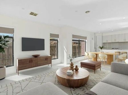 Contemporary Living with Open-Plan Living and two Master bedrooms with ensuites in a Prime Location - Photo 4