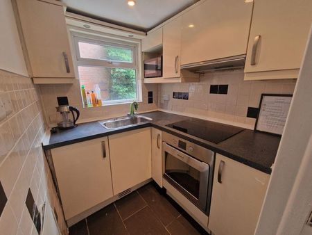 1 bedroom property to rent - Photo 2