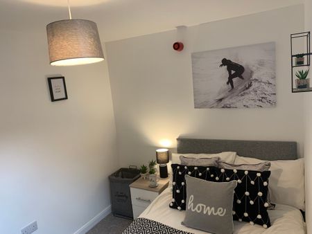 BEDROOM 1 – MEDIUM DOUBLE WITH ENSUITE - Photo 5