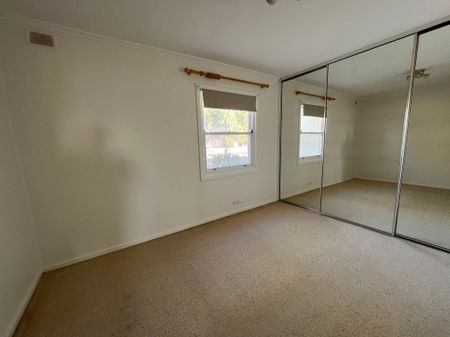 26 KNIGHT STREET, WHYALLA STUART - Photo 2