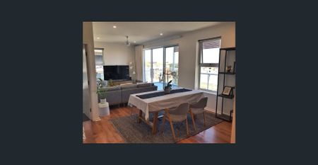 Chic city fringe living - Photo 2