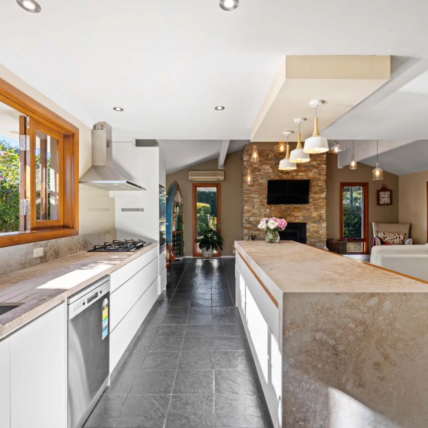 Private Family Home - Photo 1