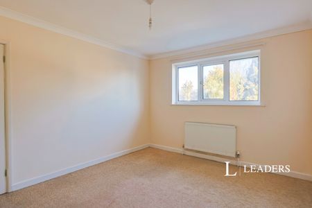 2 bedroom maisonette to rent Herbert Avenue, Poole, Dorset, BH12 - Photo 4