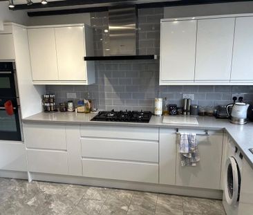 4 bedroom house to rent - Photo 3