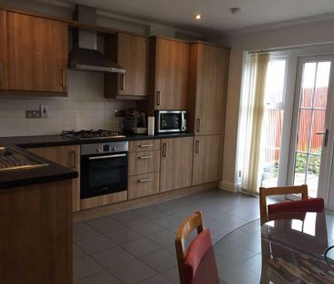 3 bedroom terraced house to rent - Photo 6