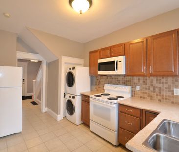 For Lease - 102 Belmont Avenue, Hamilton, Ontario - Photo 3