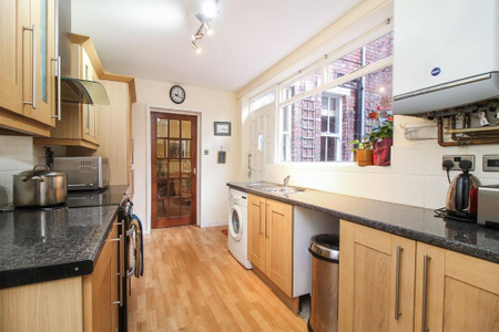 2 bedroom flat to rent - Photo 3