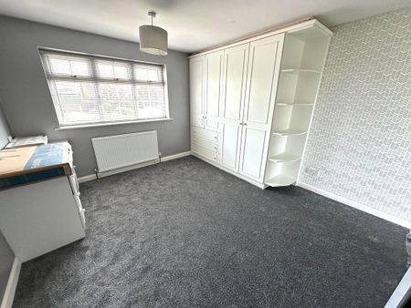 3 bedroom detached house to rent - Photo 3