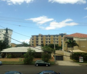 Central 2 Bedroom Unit - Photo 2