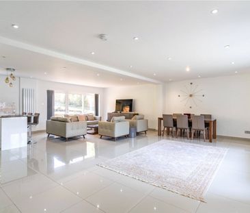 4 bedroom detached house to rent - Photo 2