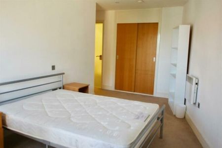 3 bedroom flat to rent - Photo 5