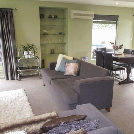 Stylish, Modern Home with Indoor-Outdoor Flow - Photo 4