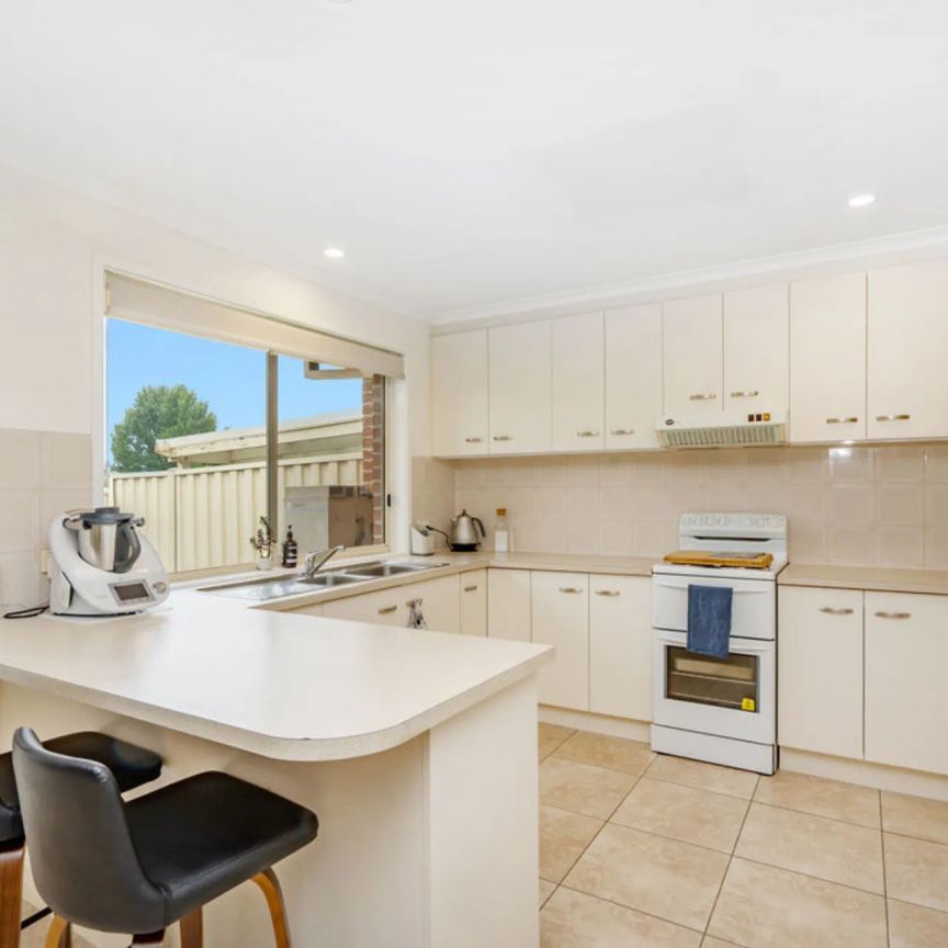 Beautiful Three Bedroom Townhouse - Photo 1