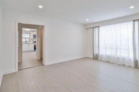 For Lease - 104 Crestwood Road, Vaughan, Ontario - Photo 2