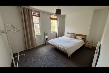 1 Bed Flat, Kennington Road, SE11 - Photo 2