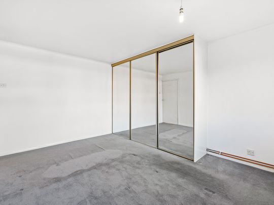 Ref: GF - Wray Common Road - Photo 1