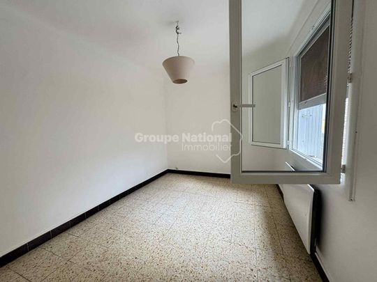 T2 AVEC UN BUREAU ET TERRASSE , - Photo 1