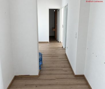 Großzügige 3-Zimmer Wohnung mit Balkon, Aufzug und Tiefgarage in ze... - Photo 4