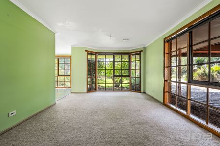 13 Dotterel Court, Werribee - Photo 2