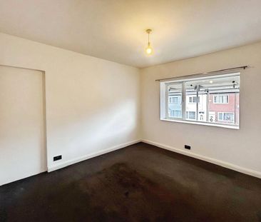 2 bedroom end of terrace house to rent - Photo 4