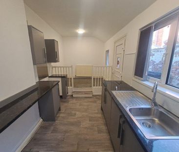 3 bedroom terraced house to rent - Photo 6