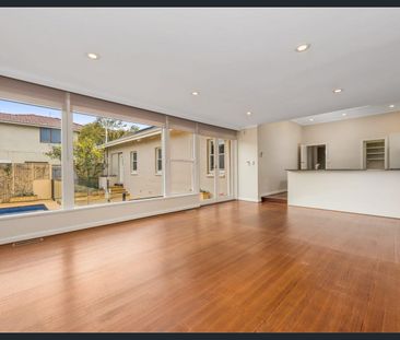 Position, Pool and A Perfect Family Home - Photo 2