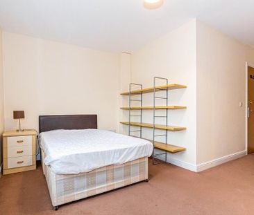 4 bedroom townhouse to rent - Photo 3