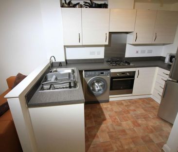 4 bedroom terraced house to rent - Photo 5