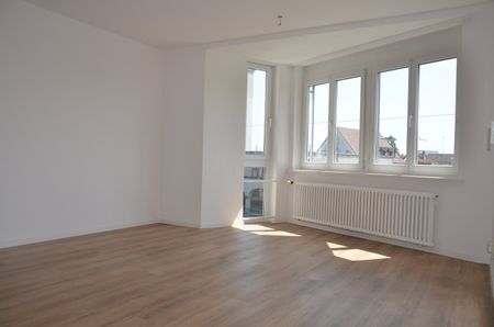 moderne 3.5-Zimmer-Wohnung an zentraler Lage (mit Lift im Haus) - Photo 2