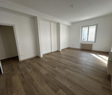 Location Appartement 3 pièces 80m² LE CREUSOT 71200 - Photo 1