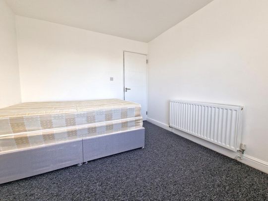 House share to rent - Photo 1