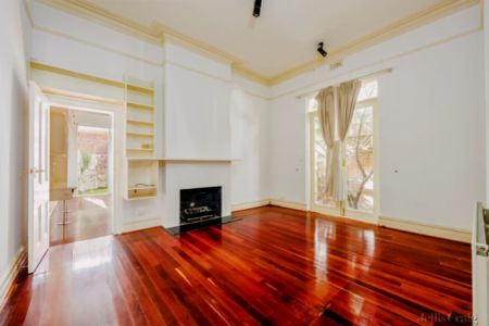 2 Bed, 1 Bath - Photo 4