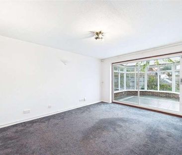 Hawkesbury Drive, Calcot, Reading, Berkshire, RG31 - Photo 1