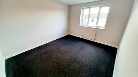 3 bedroom end of terrace house to rent - Photo 3