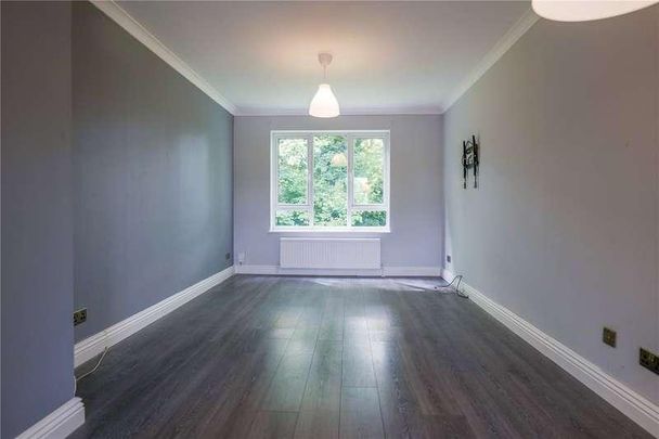 St. Pauls Court, Reading, Berkshire, RG1 - Photo 1