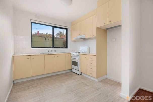 LIGHT, BRIGHT AND IN THE PERFECT LOCATION! - Photo 1