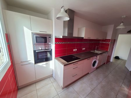 Location Appartement 3 pièces 70m² MARSEILLE 9ème - Photo 5