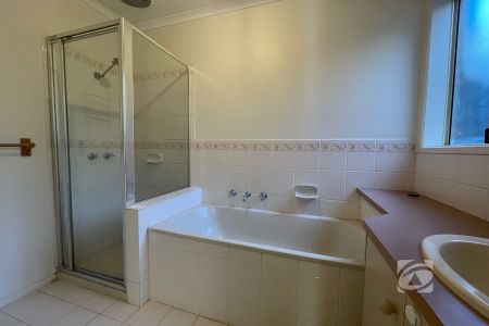 BE QUICK – THREE BEDROOM HOME IN TIMBARRA! - Photo 4