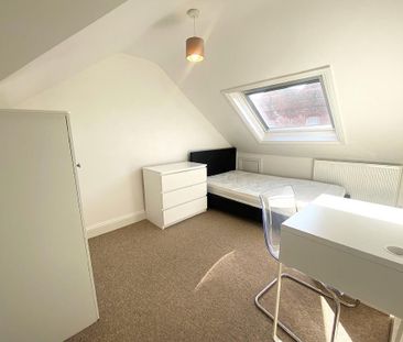 4 bedroom apartment to rent - Photo 4