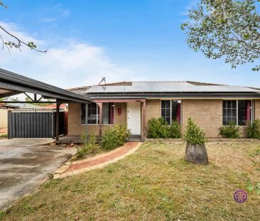 “Modern 3-Bedroom Home with Solar Power and Great Living Spaces” - Photo 2