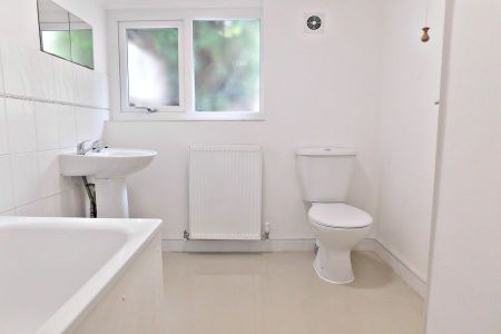 3 bedroom house to rent - Photo 2