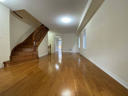 For Lease - 42 Foshan Avenue, Markham, Ontario - Photo 5