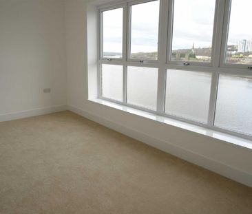 2 Bedroom Flat - Photo 3