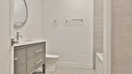 34 Noble Street , #302 - Photo 4