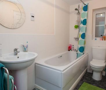 2 bedroom end of terrace house to rent - Photo 5