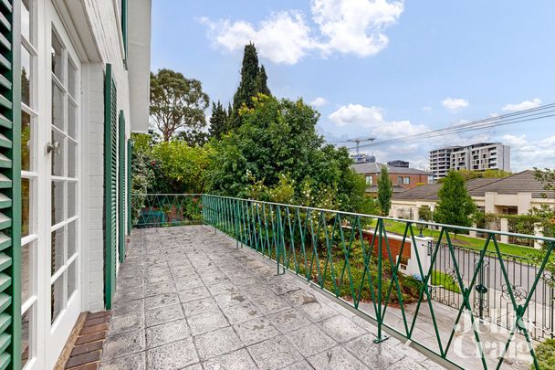 18 Merrion Place, Kew - Photo 1