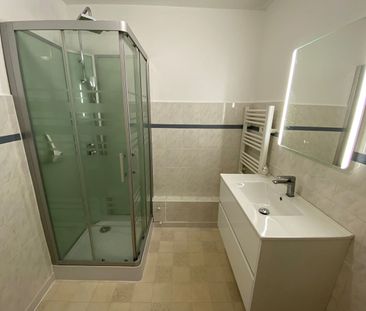 Location Appartement 2 pièces 69m² - Photo 5