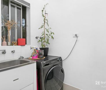 Two bedroom Shoal Bay apartment - Photo 1